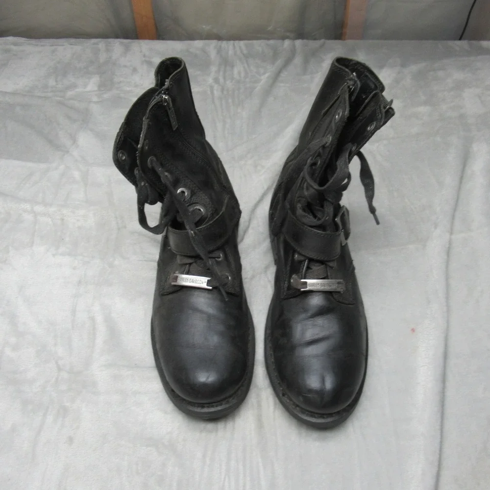 Harley-Davidson couple blemish